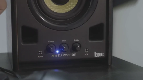 Control de volumen de sonido en altavoces